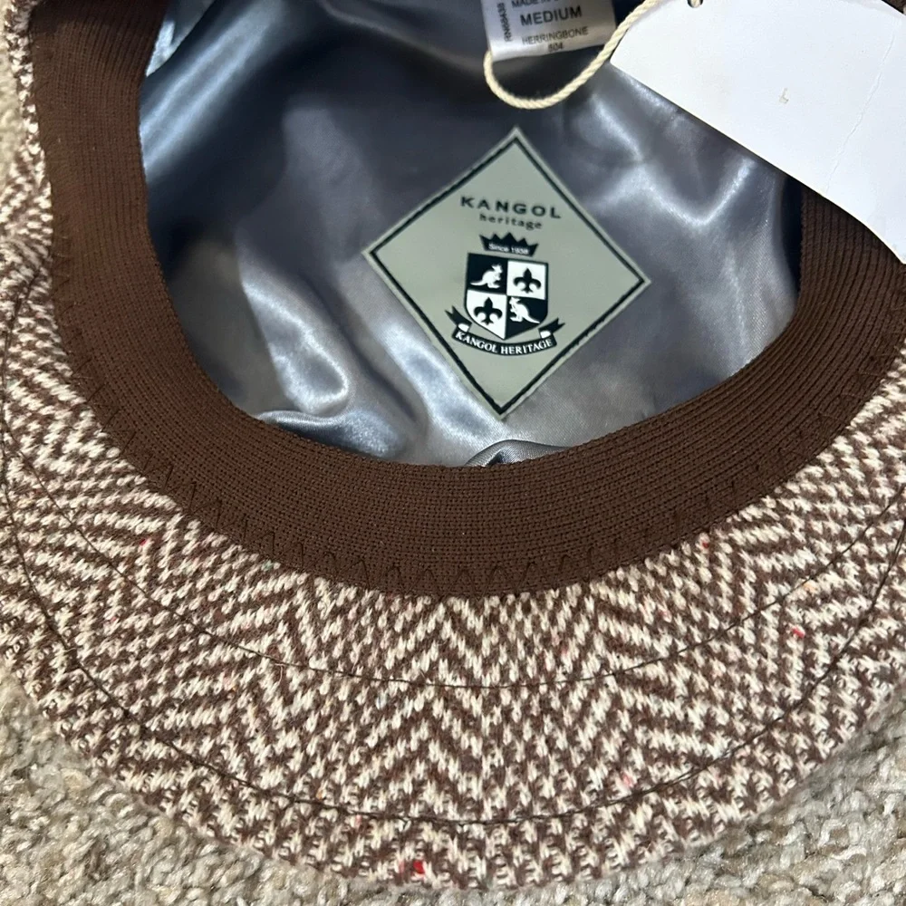 NWT Kangol Brown Cream Herringbone Flat Cap Wool Blend Men's Size Medium Outdoor